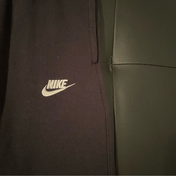 Nike Club Fleece Sweatpants - Picture 3 of 3